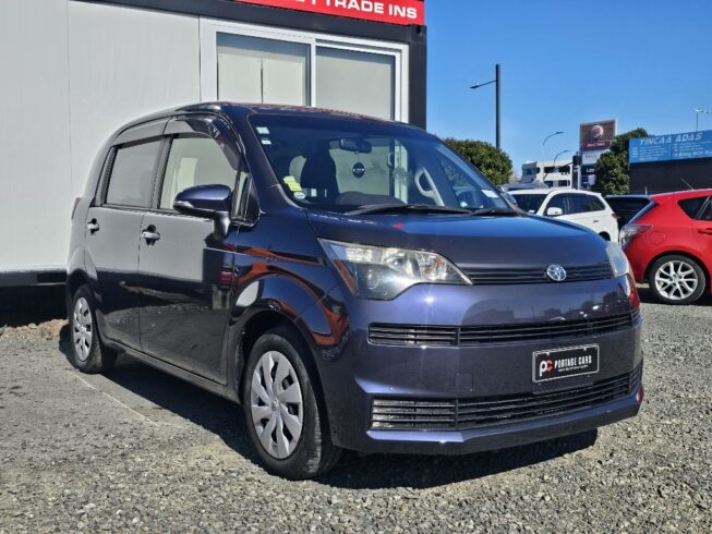 2014 Toyota Spade F Model- Easy access – sliding door image 297292