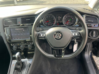 2013 Volkswagen Golf TSI Highline Bluemotion- Factory Alloy Wheels – Low KMS – 1.4L image 290395