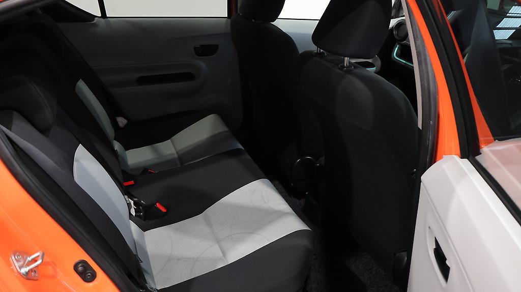 Toyota Aqua S Model/ Push Start/ 2 Keys image 318061