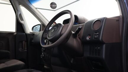 Toyota Spade F Model, Push Start, Power Sliding Door image 311635