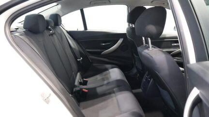 Bmw 320i Low KMs Sedan image 308772