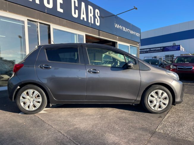 2015 Toyota Vitz U Model/ Push Start/ Toyota Safety Sense image 289023