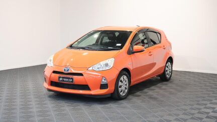 Toyota Aqua S Model/ Push Start/ 2 Keys image 318054