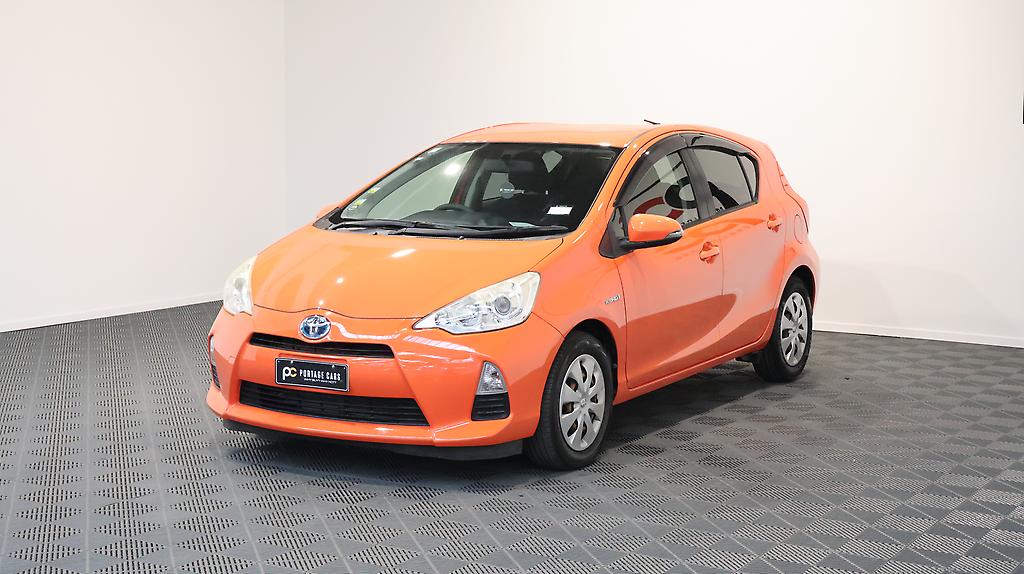 Toyota Aqua S Model/ Push Start/ 2 Keys image 318054