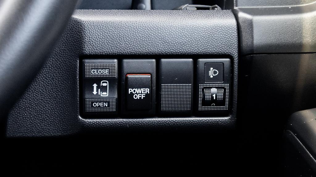 Nissan Lafesta Highway Star-G – 6 Seater – Power Sliding Door image 316863