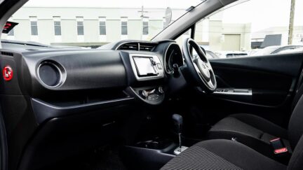 Toyota Vitz Jewela S spec Apple car play image 314987