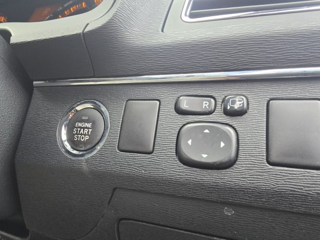 2012 Toyota Avensis Wagon Li image 288108