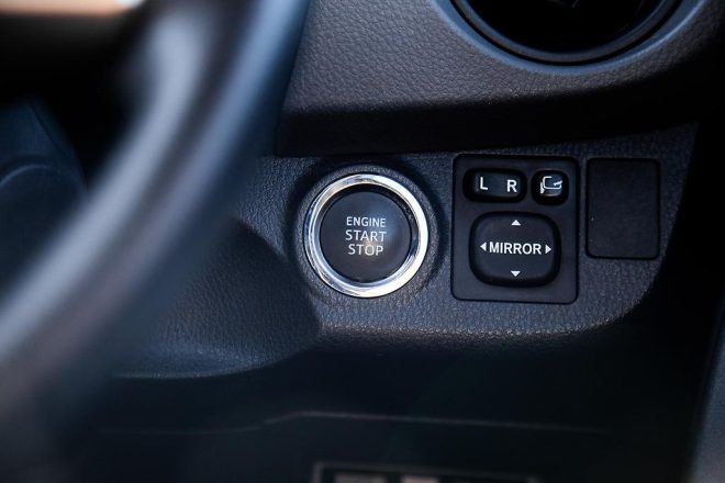 2015 Toyota Vitz F Model, Low KMS, Body kit I stop Wheel mags image 289017