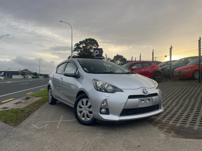 2012 Toyota Aqua G Model image 291140