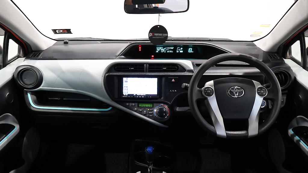 Toyota Aqua S Model/ Push Start/ 2 Keys image 318063