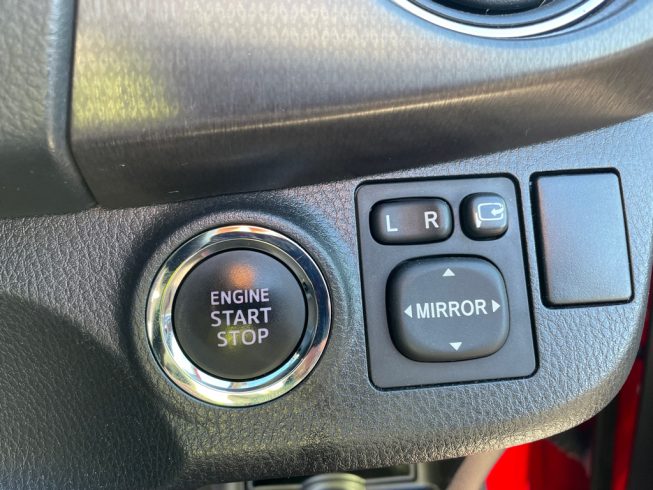 2014 Toyota Vitz Jewela image 287391