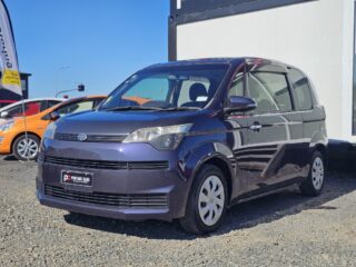 2014 Toyota Spade F Model- Easy access – sliding door image 297291