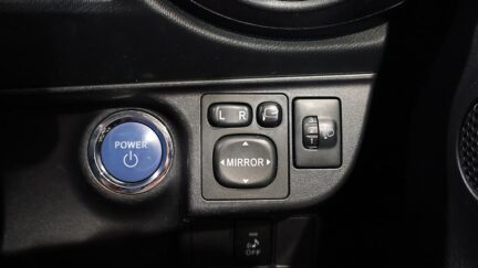 Toyota Aqua G Model, Push Start, Reverse Camera, Low KMS image 318919