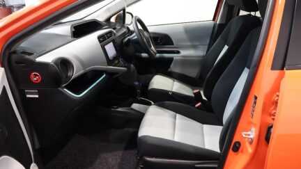 Toyota Aqua S Model/ Push Start/ 2 Keys image 318060