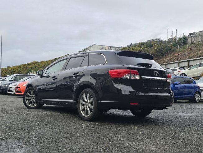 2012 Toyota Avensis Wagon Li image 288110