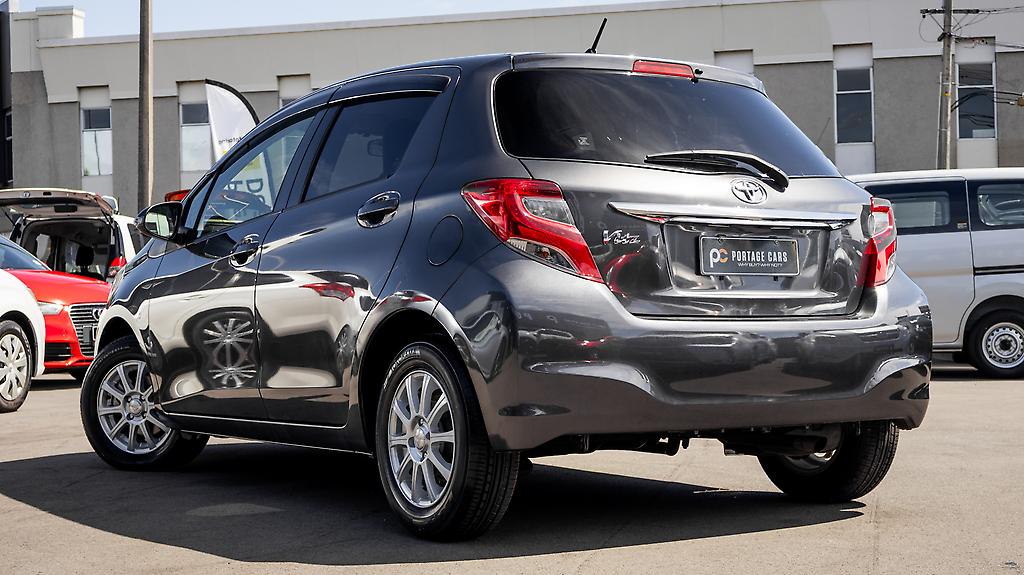 Toyota Vitz F model, Push start image 316682