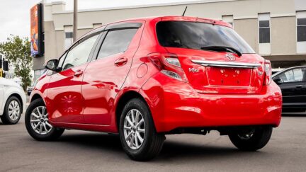 Toyota Vitz Jewela S spec Apple car play image 314974