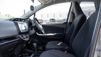 Toyota Vitz F model, Push start image 316694