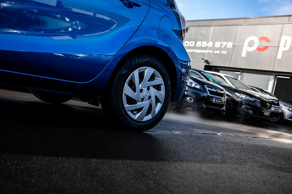 Toyota Aqua Hybrid S Model, Push Start, reverse Camera image 290240