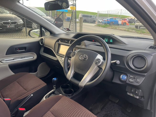 2012 Toyota Aqua G Model image 291147