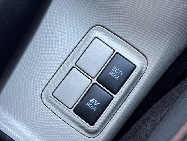 2012 Toyota Aqua G Model/ Push Start/ Reverse Camera image 288130