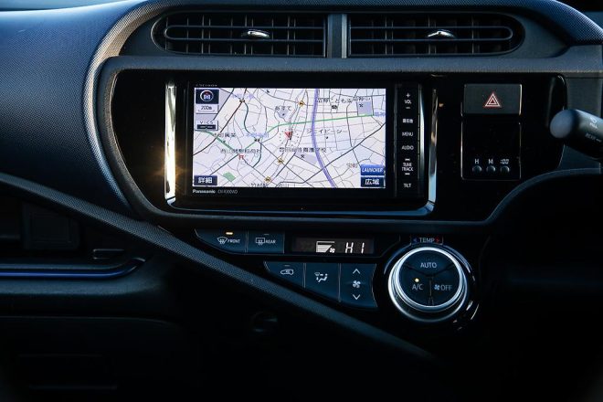 2015 Toyota Aqua S Model Hybrid/  Push Start/ Reverse Camera image 287616