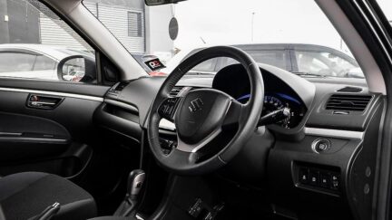 Suzuki Swift Stunning black, Idling stop,Push start image 312861