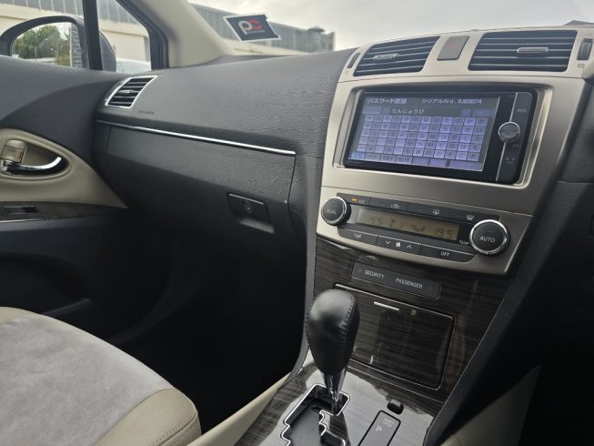 2012 Toyota Avensis Wagon Li image 288107