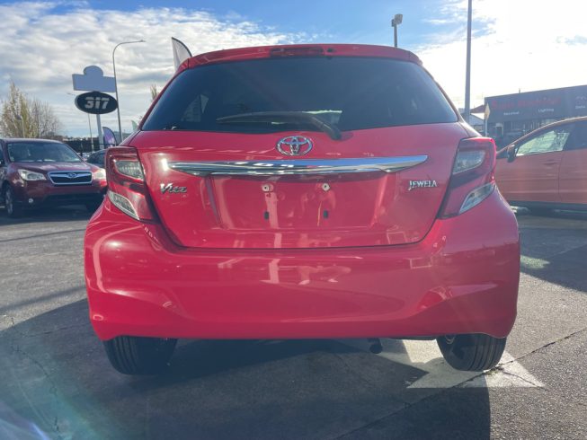 2014 Toyota Vitz Jewela image 287383
