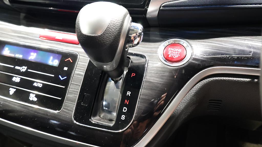 Honda Odyssey Absolute image 319282