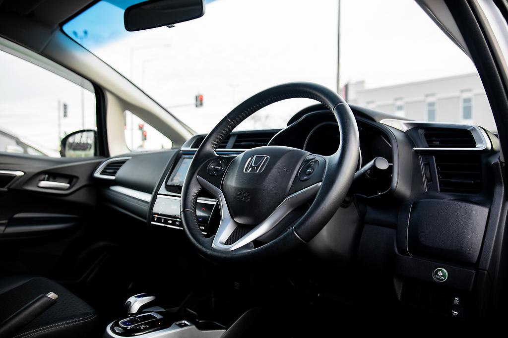 Honda Fit Hybrid L package image 289241