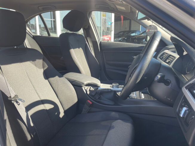 2014 Bmw 320i Low KMs Sedan image 293959