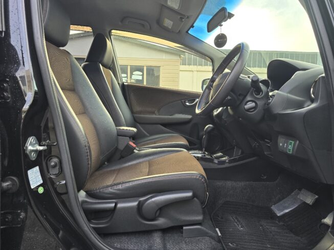 2013 Honda Fit Shuttle Hybrid Smart Selection image 292841