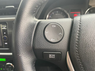 2012 Toyota Auris 180G S-Package image 292743