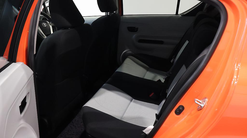 Toyota Aqua S Model/ Push Start/ 2 Keys image 318062