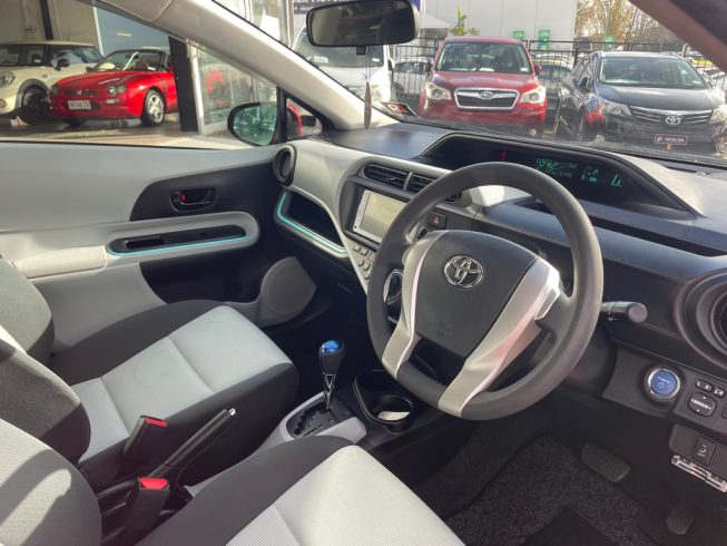 2013 Toyota Aqua S Model, Push Start, Low KMS image 287895