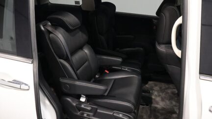 Honda Odyssey Absolute image 319271