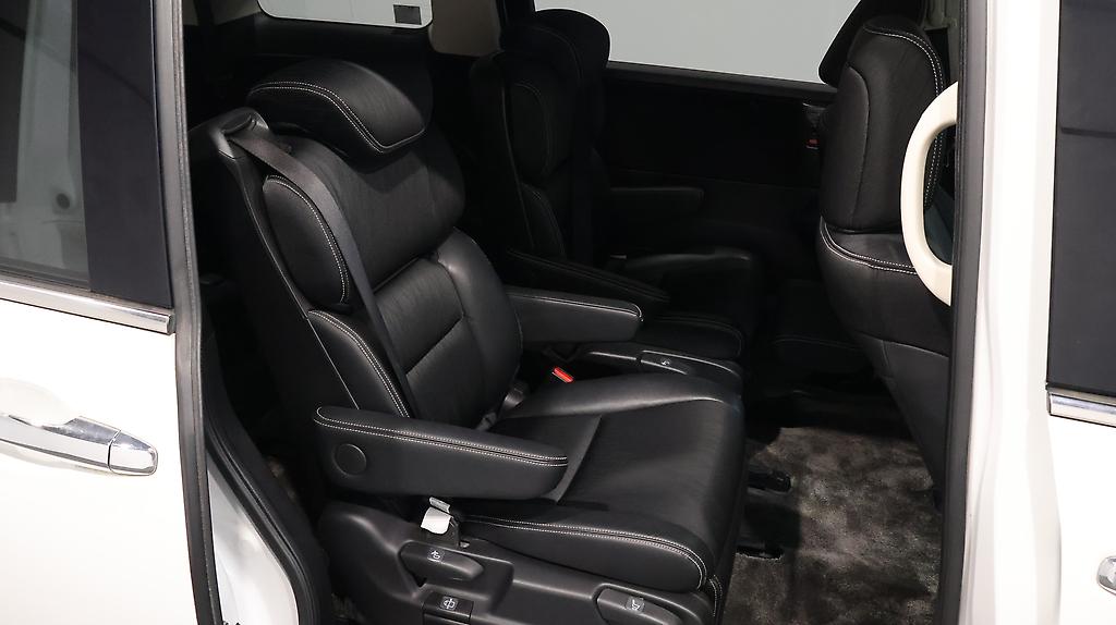 Honda Odyssey Absolute image 319271