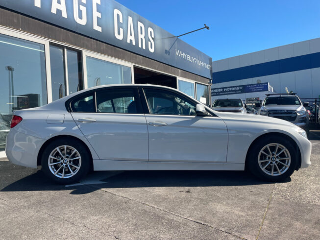 2014 Bmw 320i Low KMs Sedan image 293951