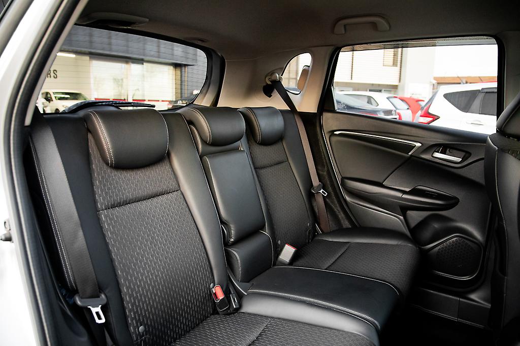 Honda Fit Hybrid L package image 289239