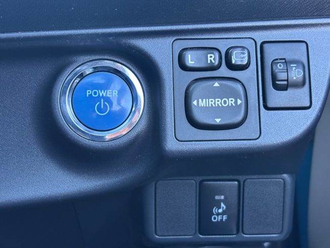 2012 Toyota Aqua G Model/ Push Start/ Reverse Camera image 288129