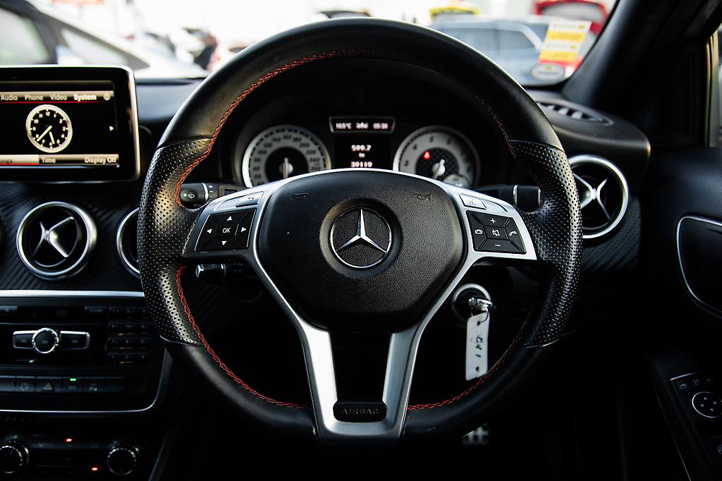 Mercedes-benz A 180 A180 AMG trim package Blue Efficiency image 290509