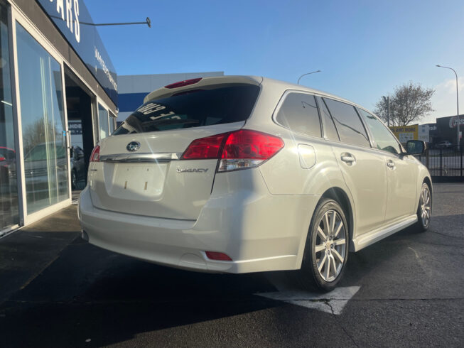2012 Subaru Legacy Touring Wagon 2.5i Eyesight B-Sport G-Package AWD image 290728