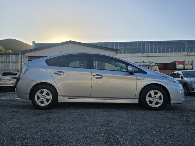 2011 Toyota Prius S Model Reversing Camera Alloys image 293860