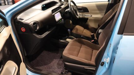 Toyota Aqua G Model, Push Start, Reverse Camera, Low KMS image 318914