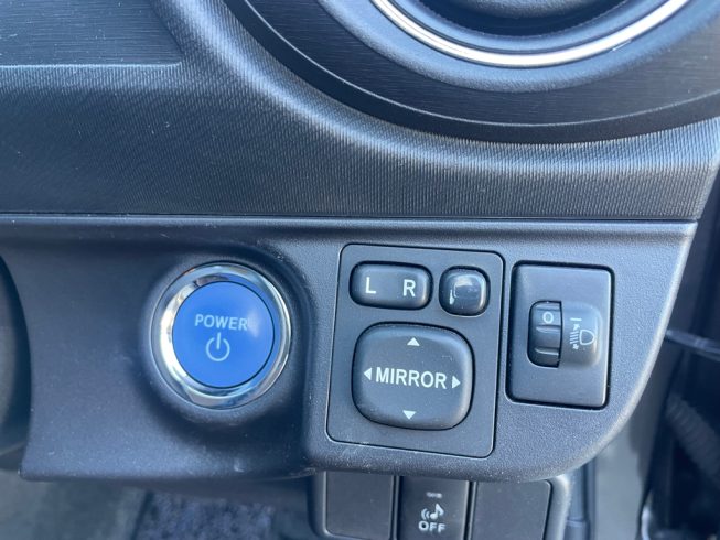 2012 Toyota Aqua G Model/ Push Start/ Reverse Camera image 287586