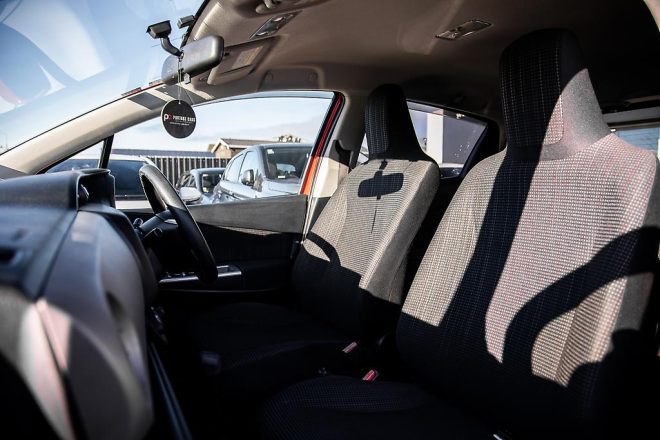 2015 Toyota Vitz F Model, Low KMS, Body kit I stop Wheel mags image 289019