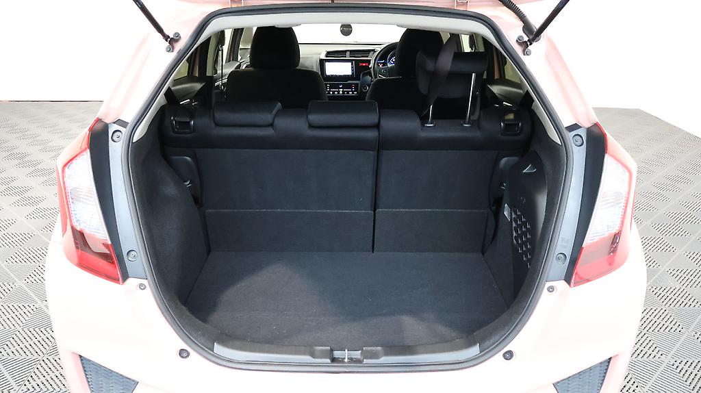 Honda Fit Hybrid F-Package Comfort Edition image 305372