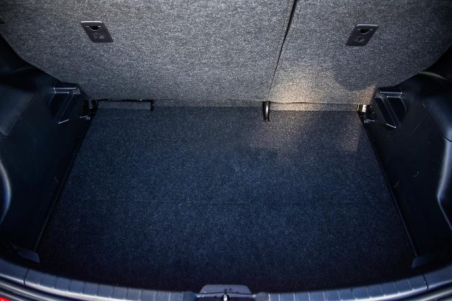 2015 Toyota Vitz F Model, Low KMS, Body kit I stop Wheel mags image 289020