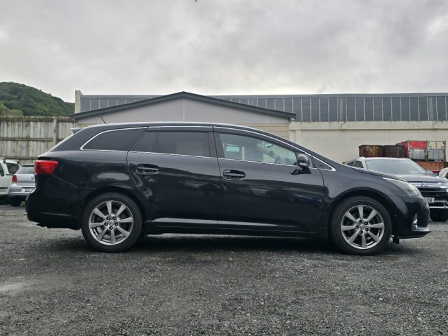 2012 Toyota Avensis Wagon Li image 288096